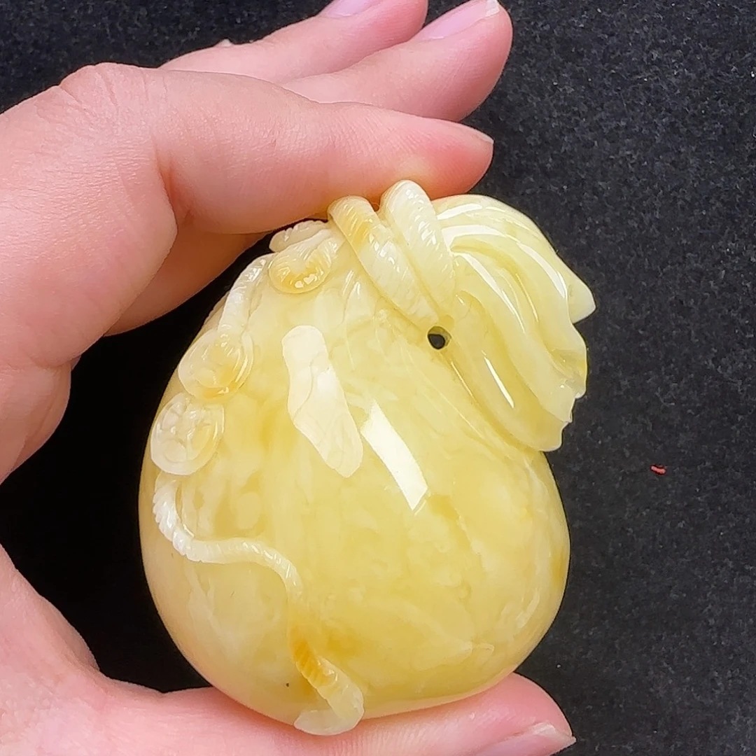蜜蜡未镶嵌珠宝奇石