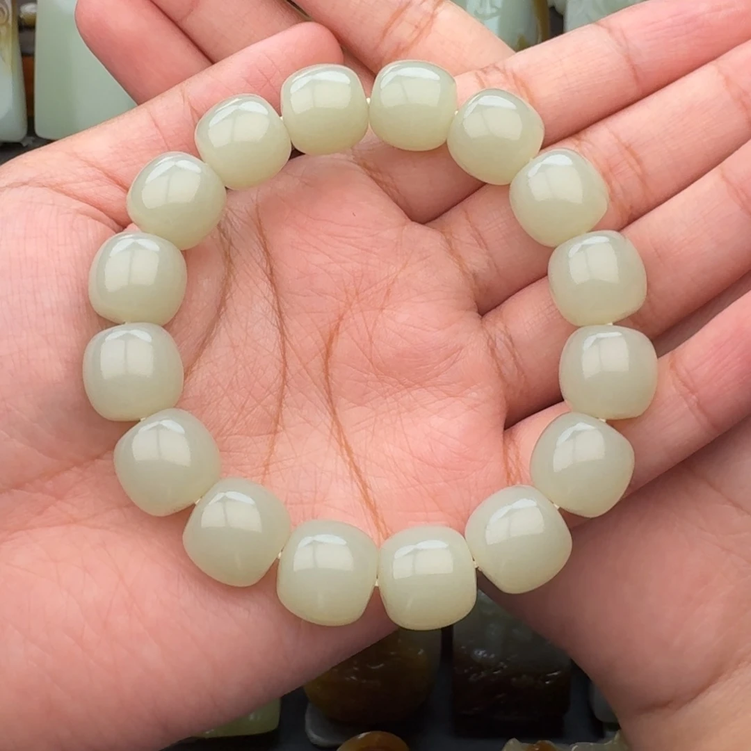 D***u和田玉未镶嵌手串