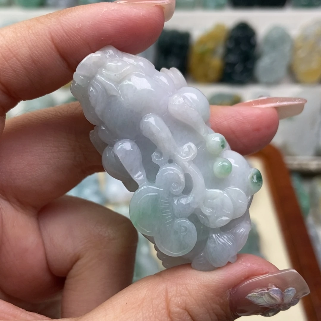 翡翠吊坠(赠链)未镶嵌?****种