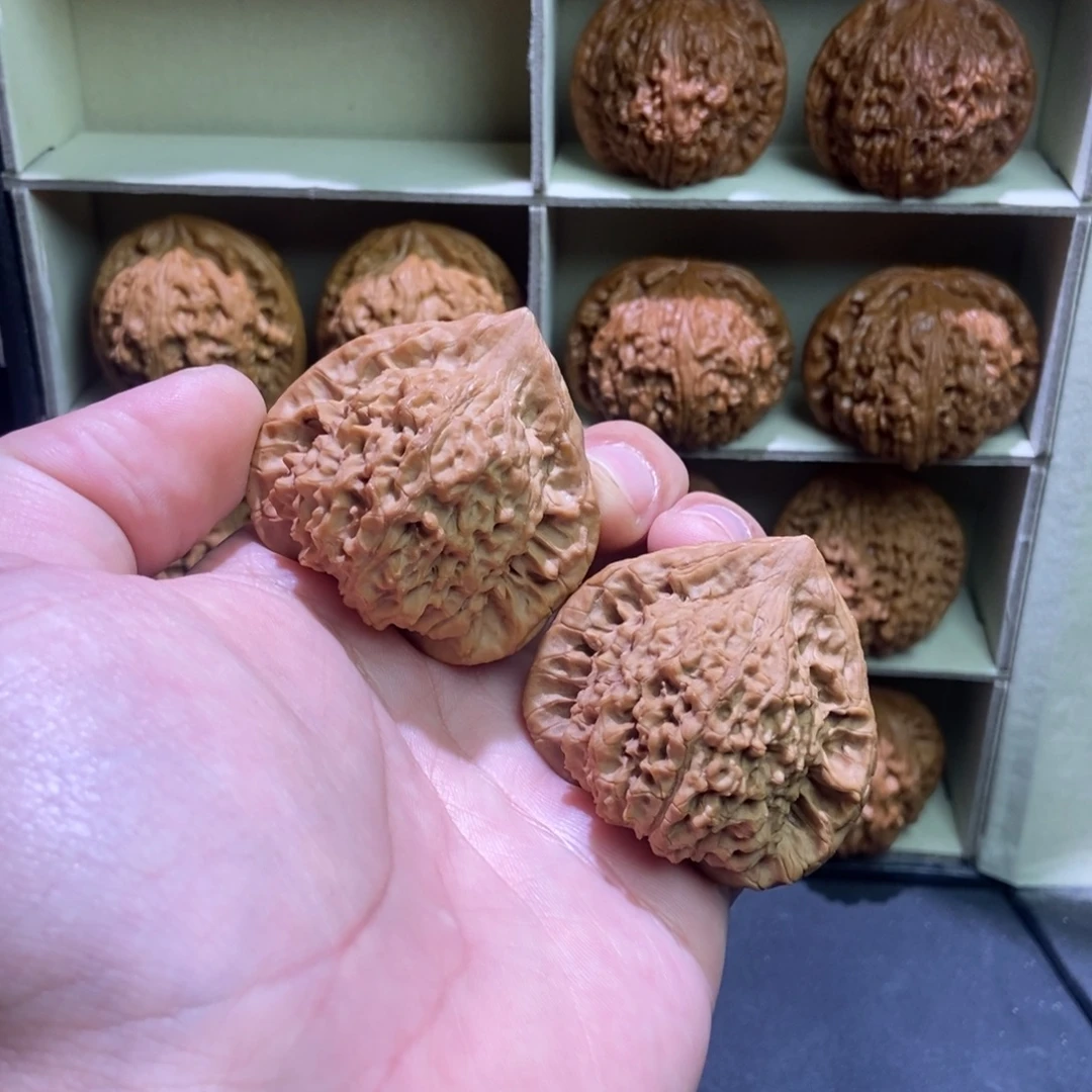 文玩核桃吊坠朱雀原树45