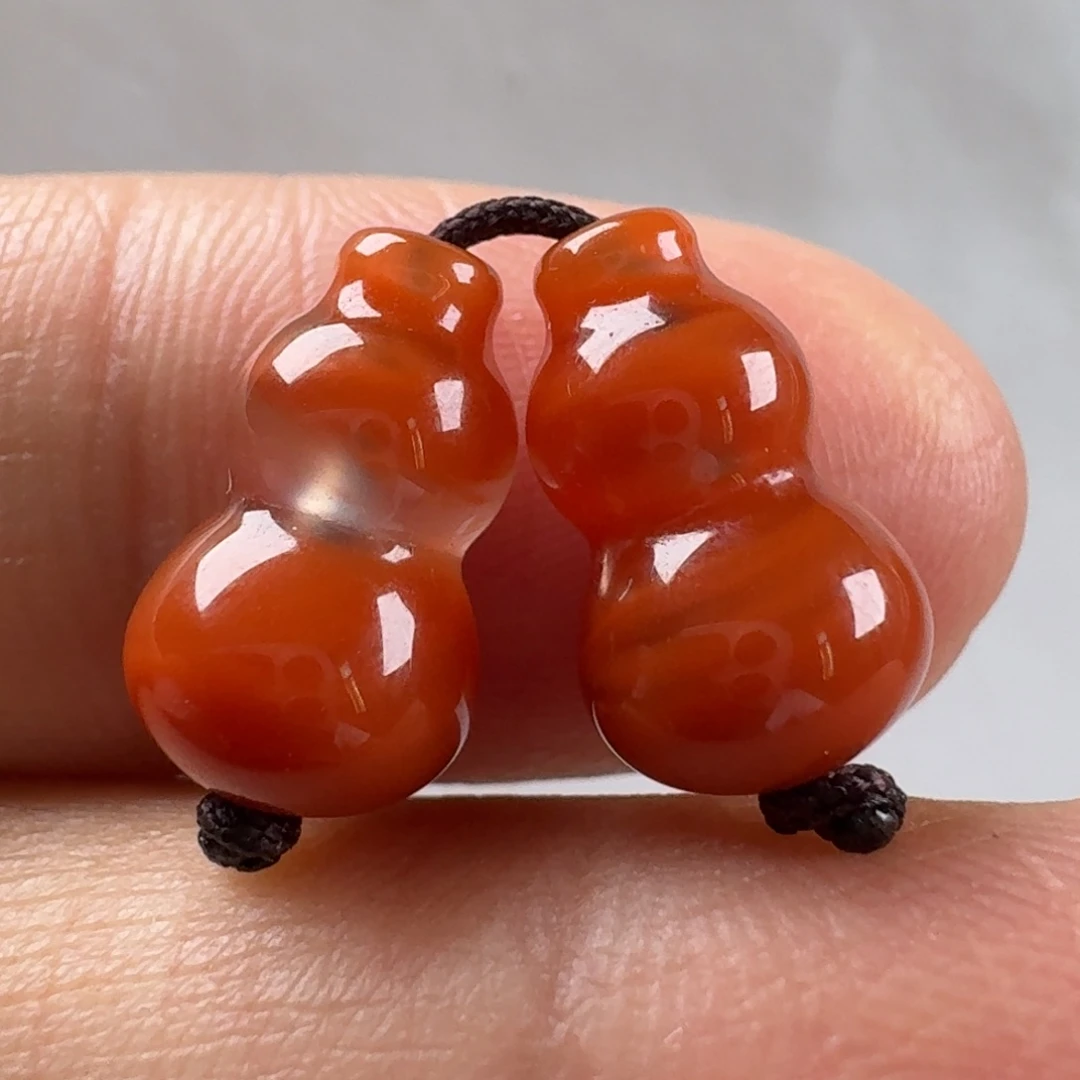 南红玛瑙未镶嵌飘花葫芦一对