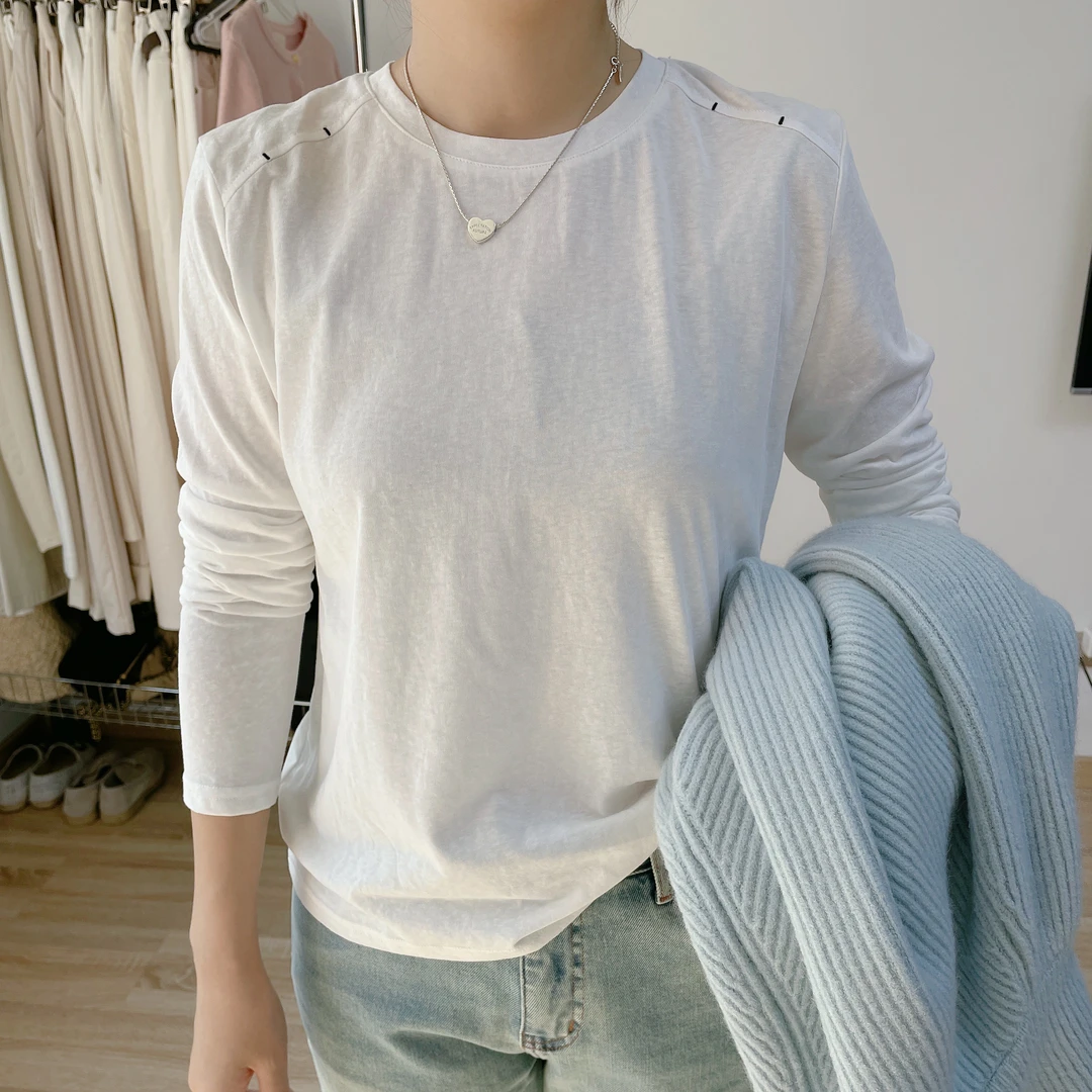 正肩薄棉类白色T恤