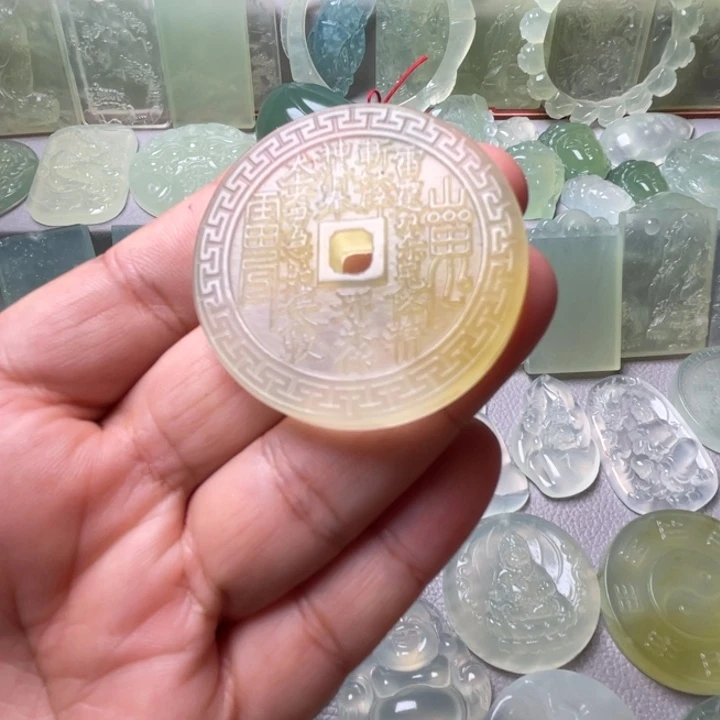 岫玉未镶嵌吊坠(赠链)