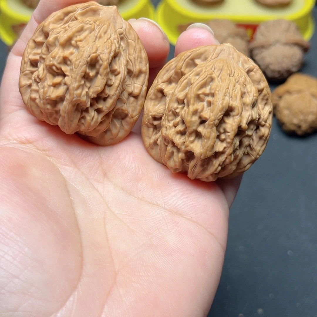 文玩核桃一物一拍41尺麦虎微瑕疵