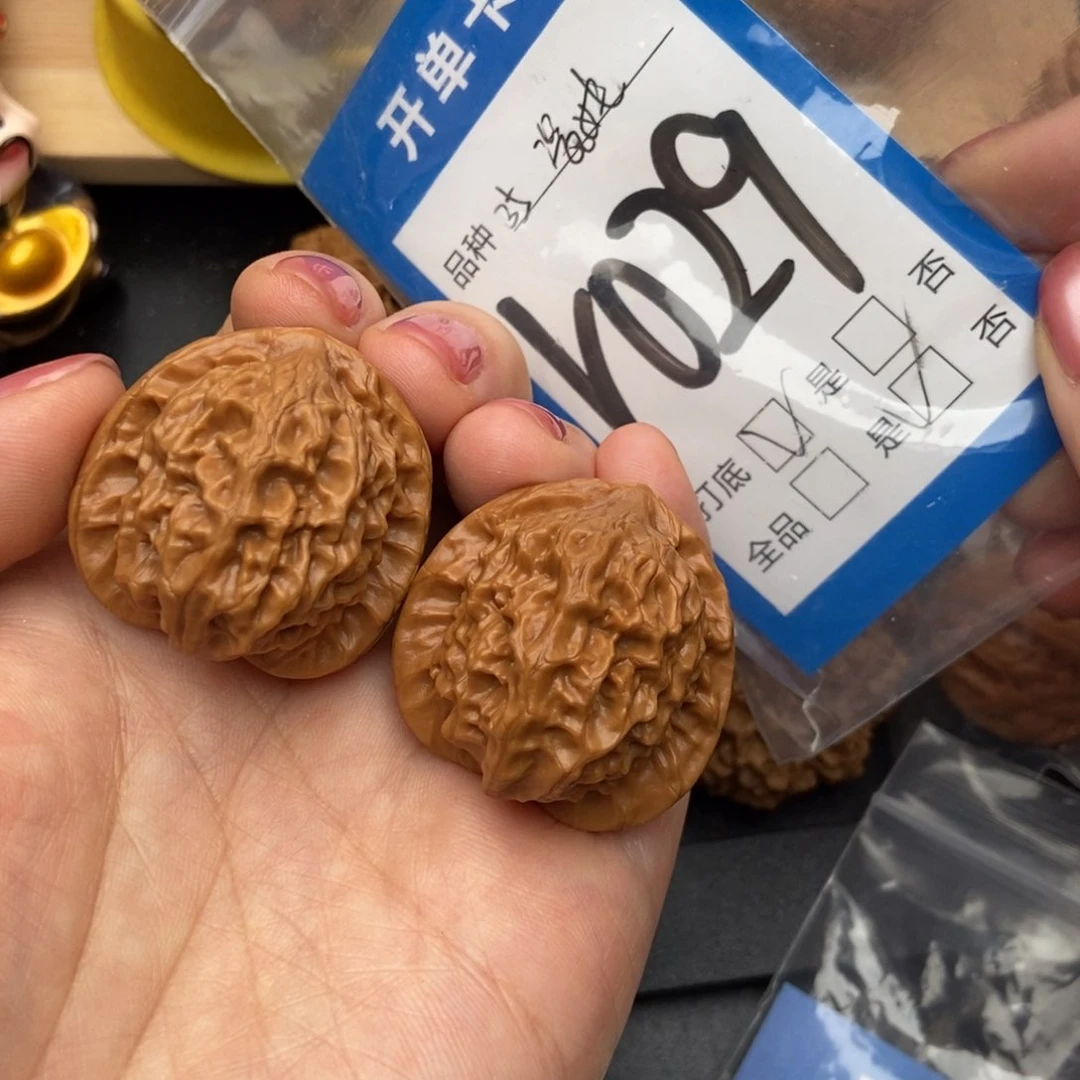 桃核吊坠核桃瓷娃娃