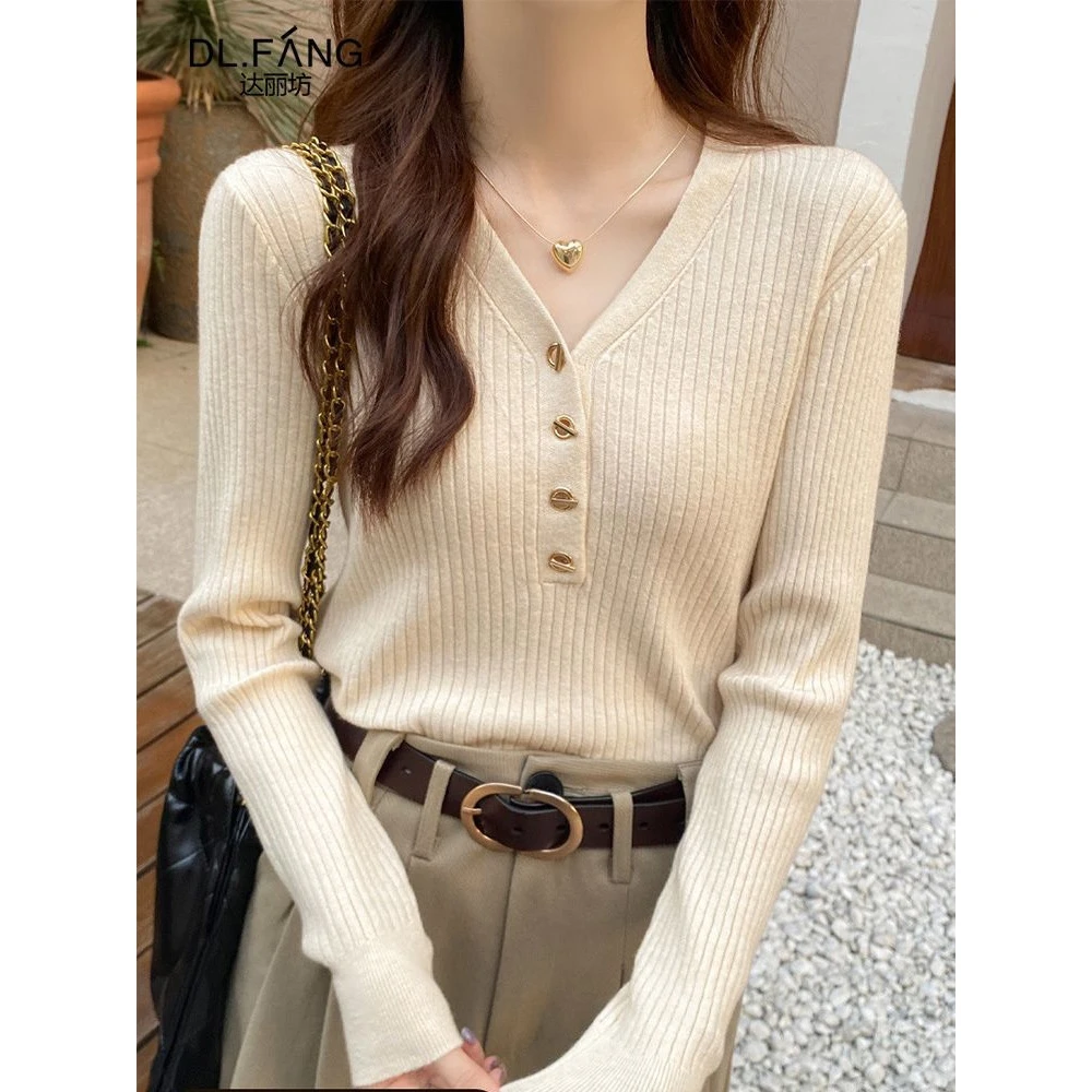 秋冬新款高级感小香风v领针织毛衣女内搭软糯法式显瘦上衣打底衫