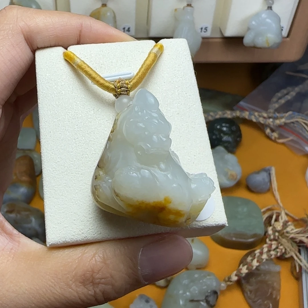 颈饰未镶嵌和田玉和田玉子母貔貅