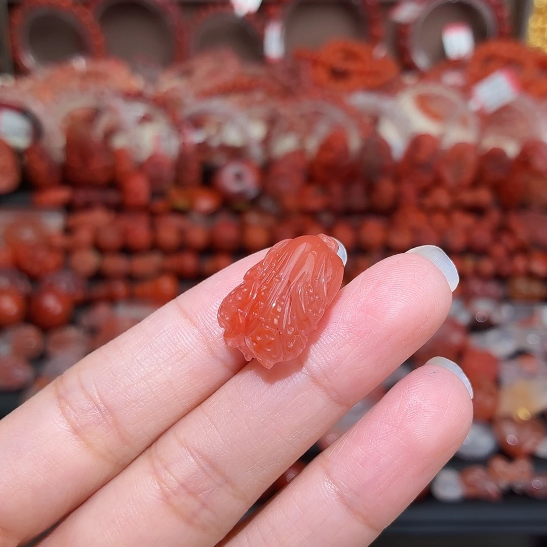 华***姐南红玛瑙未镶嵌颈饰白菜吊坠