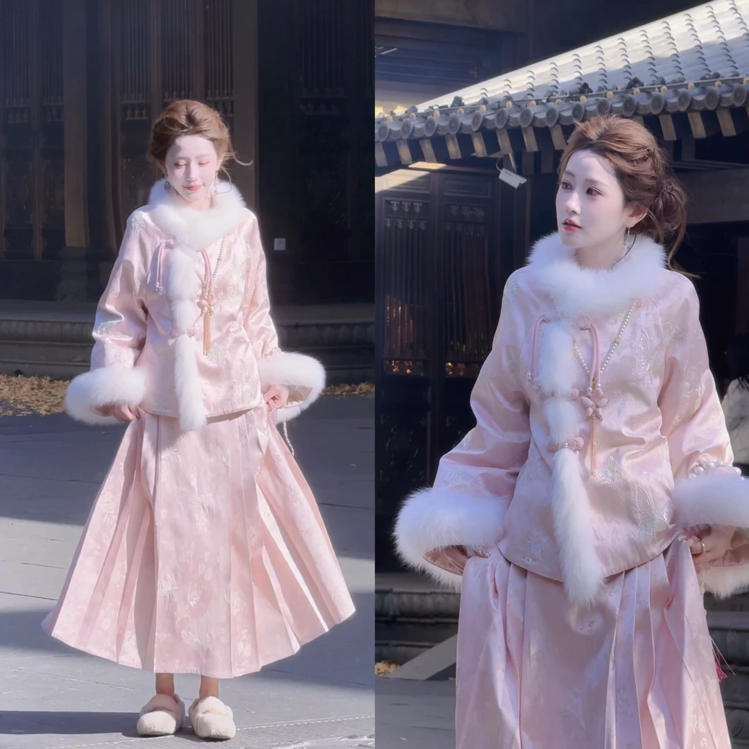 【婷婷】《桃花水•繁花入梦》刺绣马面裙狐狸毛羽绒套装TT2SDTZ2869