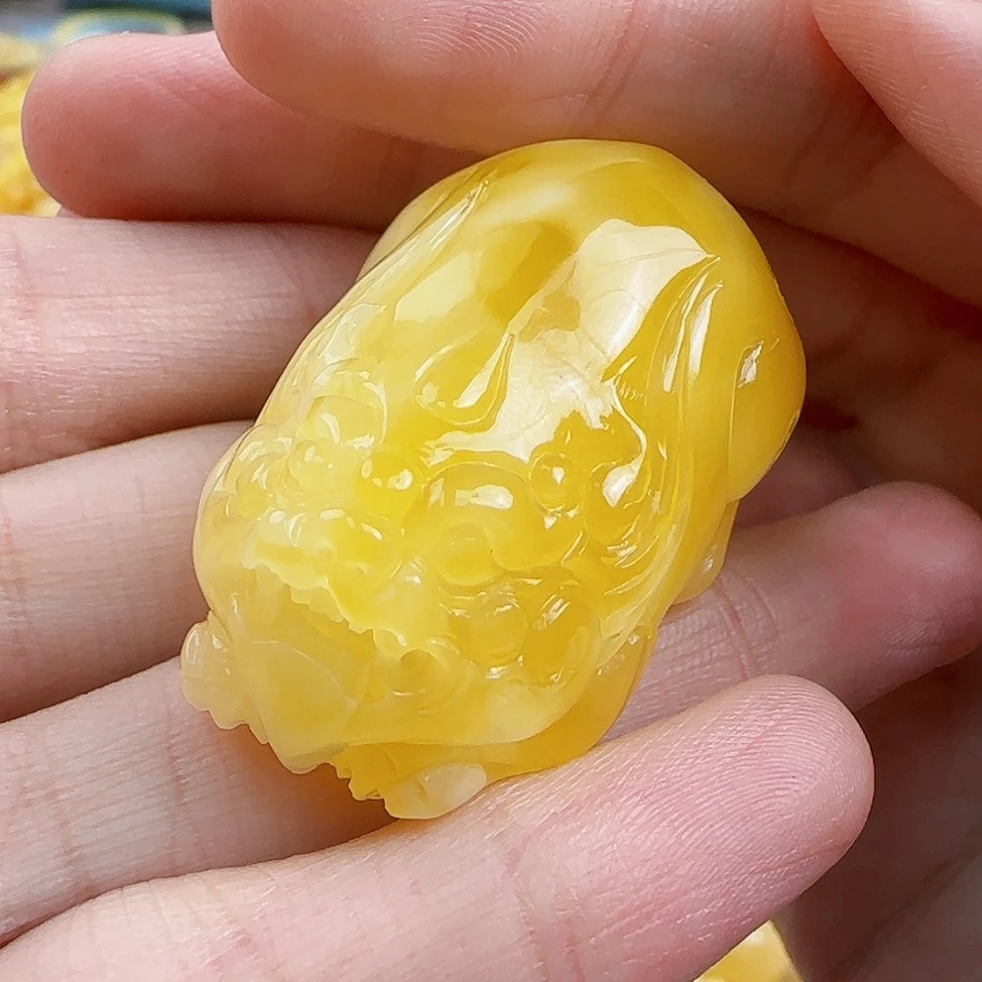 蜜蜡未镶嵌珠宝奇石