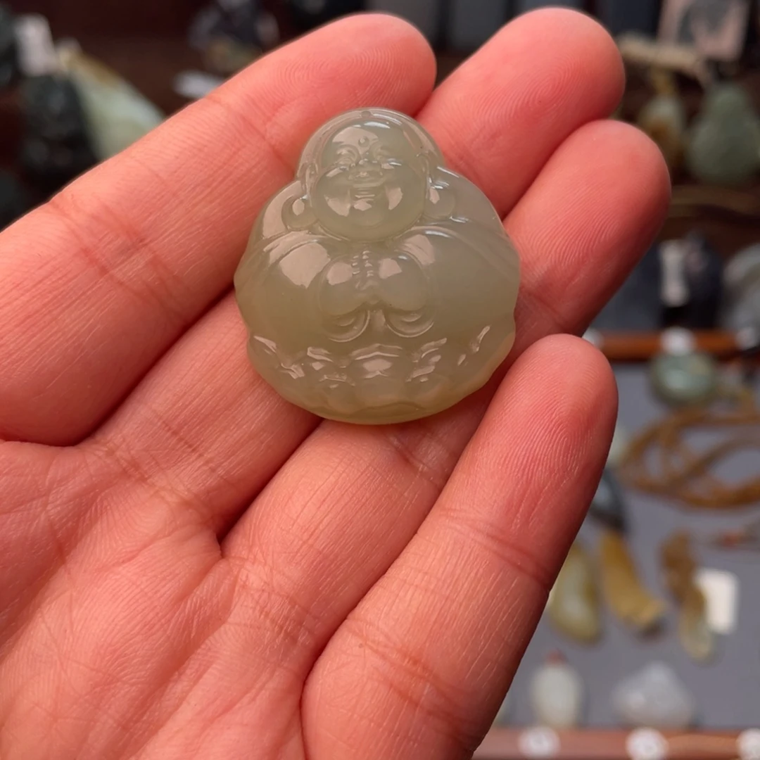 颈饰未镶嵌和田玉半*、