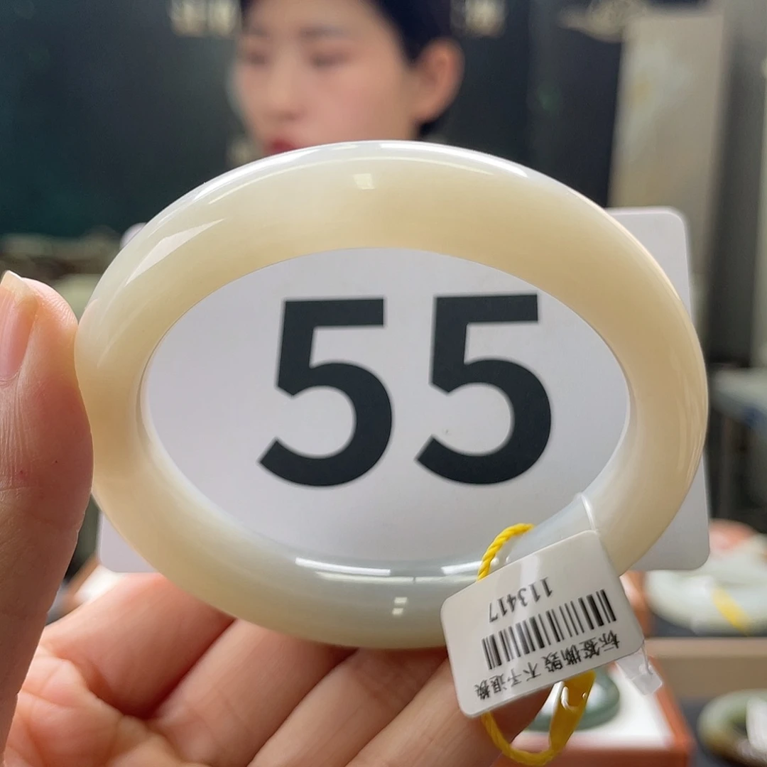 和田玉手镯未镶嵌微瑕20