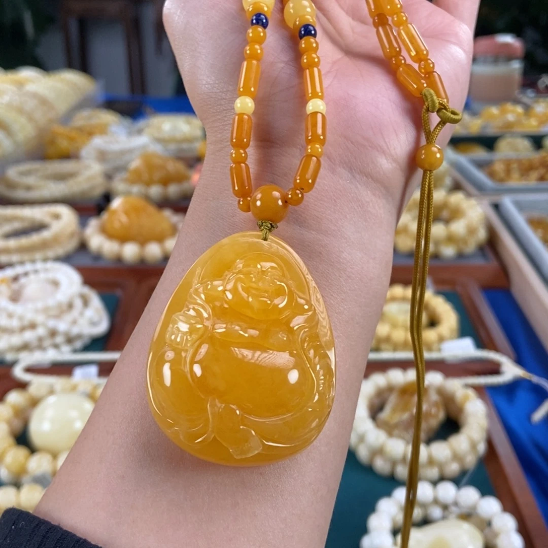 琥珀未镶嵌珠宝奇石鸡油红笑佛吊坠