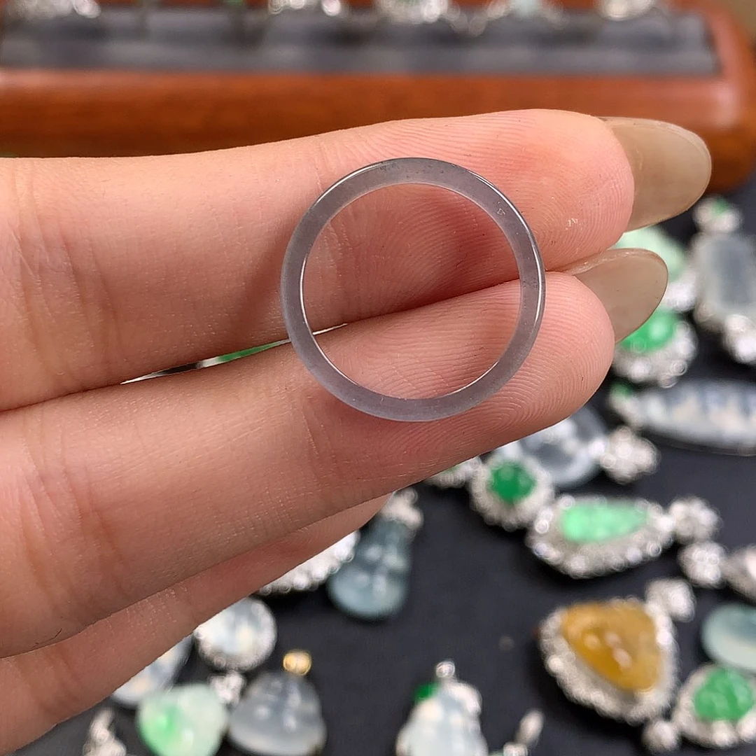 颈饰18K金镶嵌翡翠