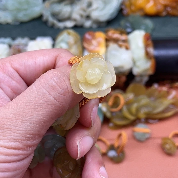 蛇纹石玉吊坠未镶嵌七*