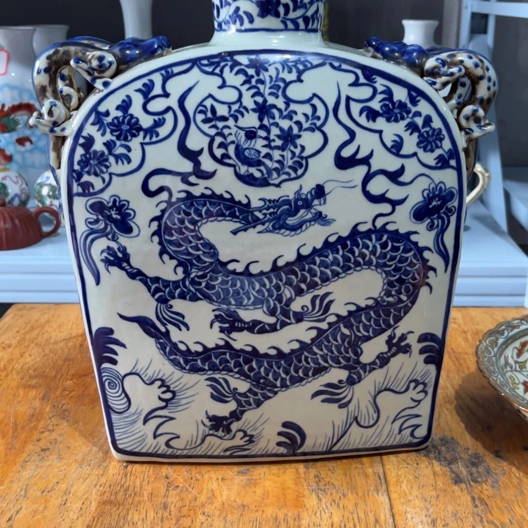 摆件青花瓷龙纹摆件