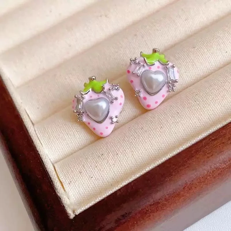 铜合金耳饰 甜美粉色草莓爱心耳钉女设计小众高级感耳饰N2304A1