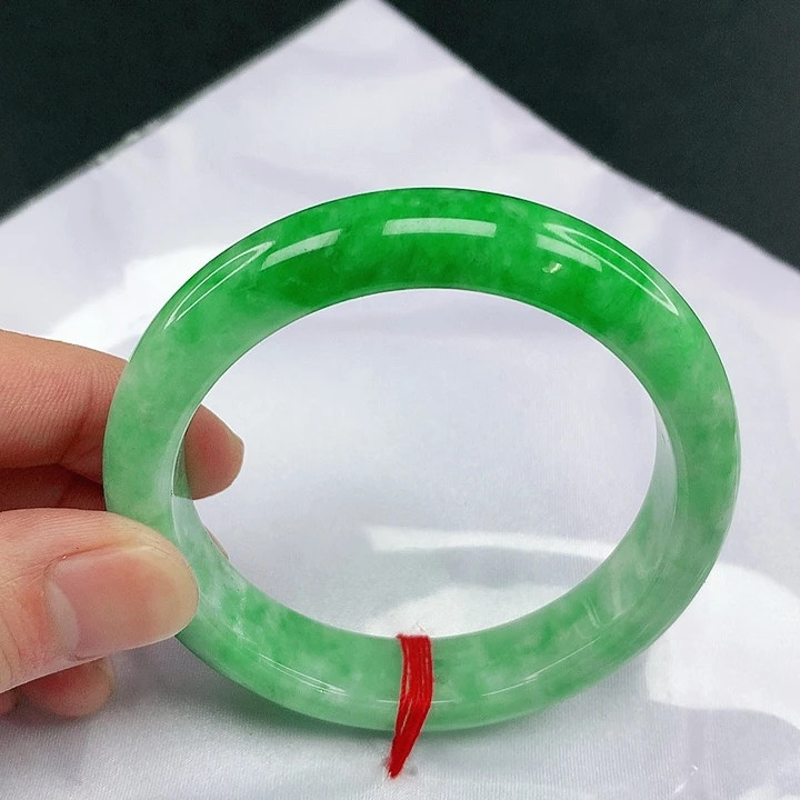 翡翠手镯未镶嵌圈56。1104