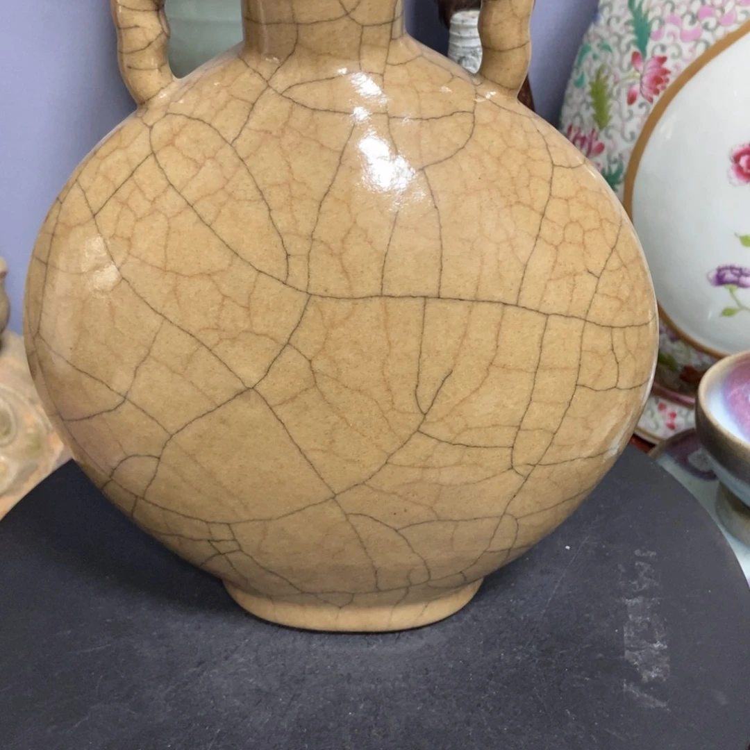 山**人哥窑瓷器器型规整