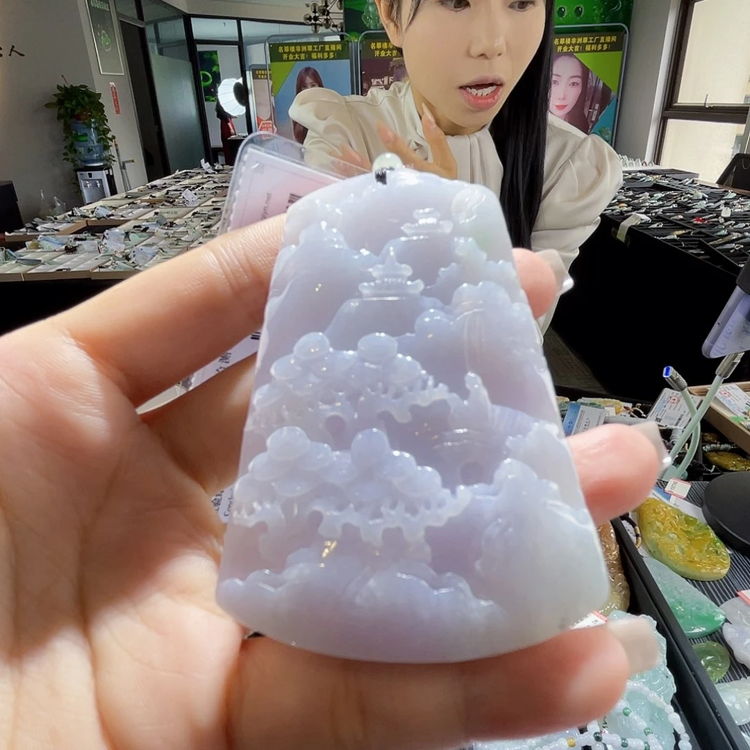 颈饰未镶嵌翡翠一个