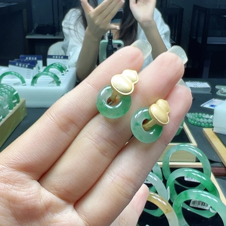 石英质玉银S925镀金镶嵌耳钉