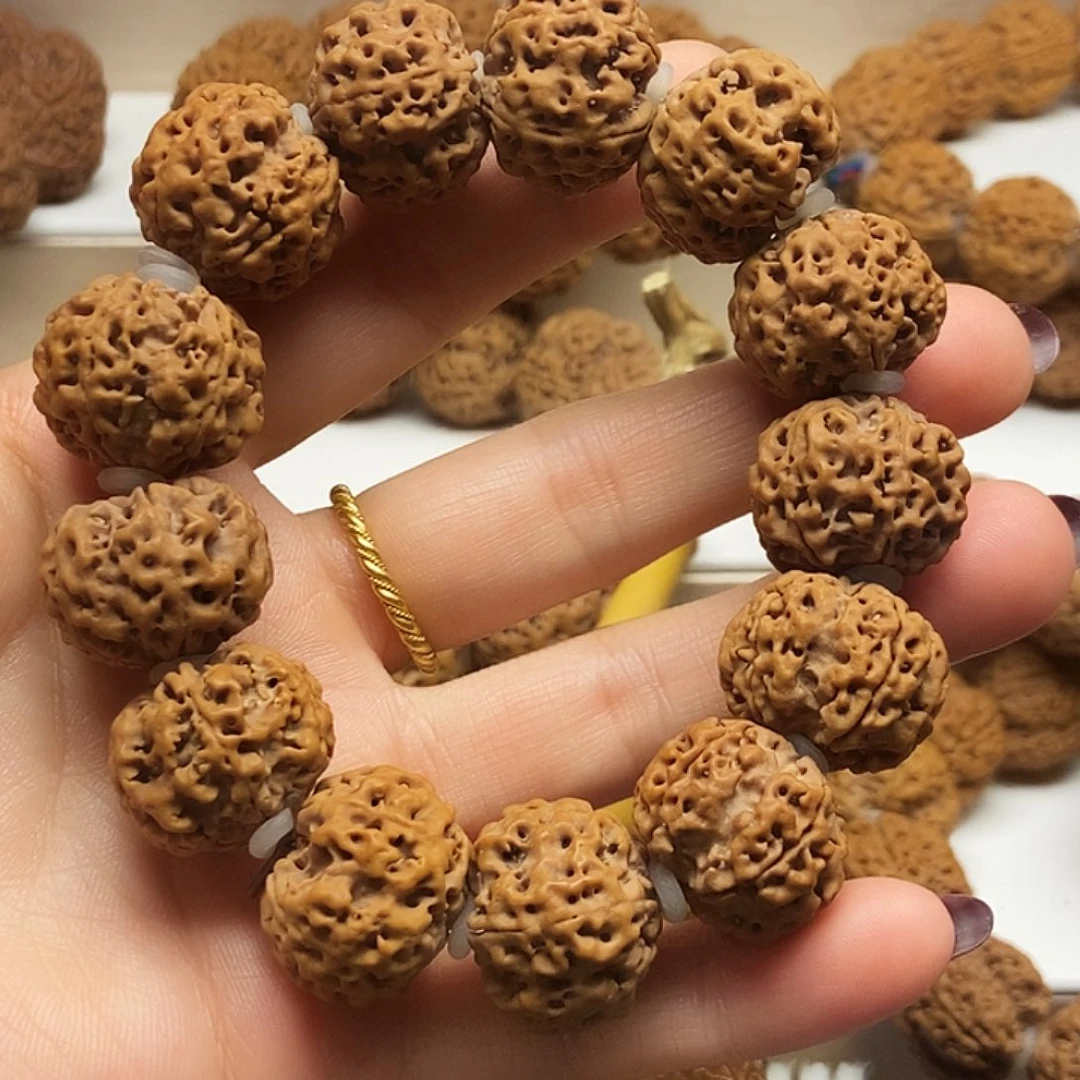 金刚菩提吊坠蜂王梅花