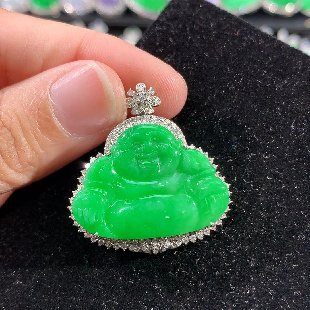 翡翠18K金镶嵌颈饰