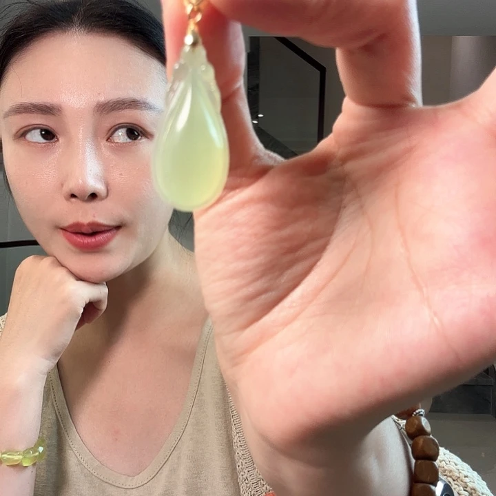 盈****未镶嵌蛇纹石玉颈饰