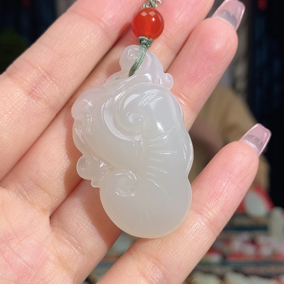 颈饰未镶嵌和田玉