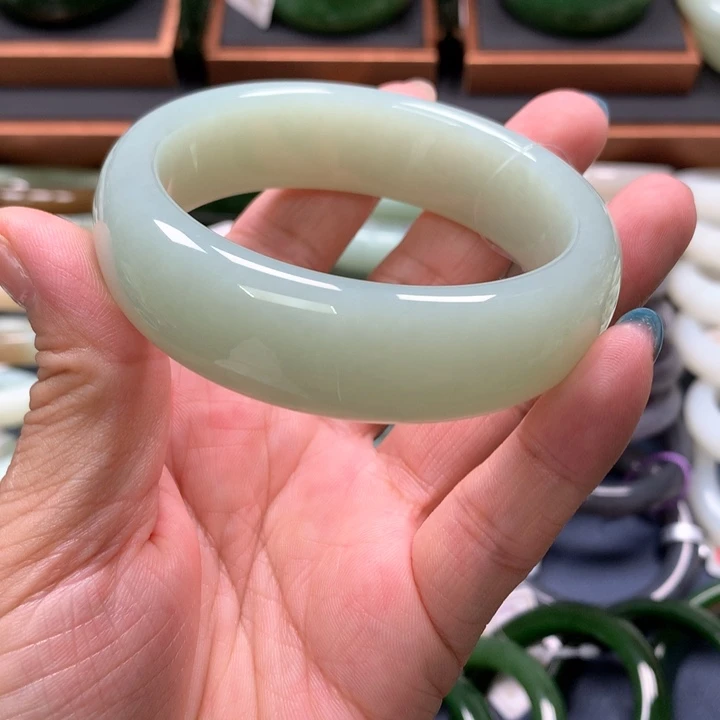 【闪购商品】未镶嵌手镯和田玉51