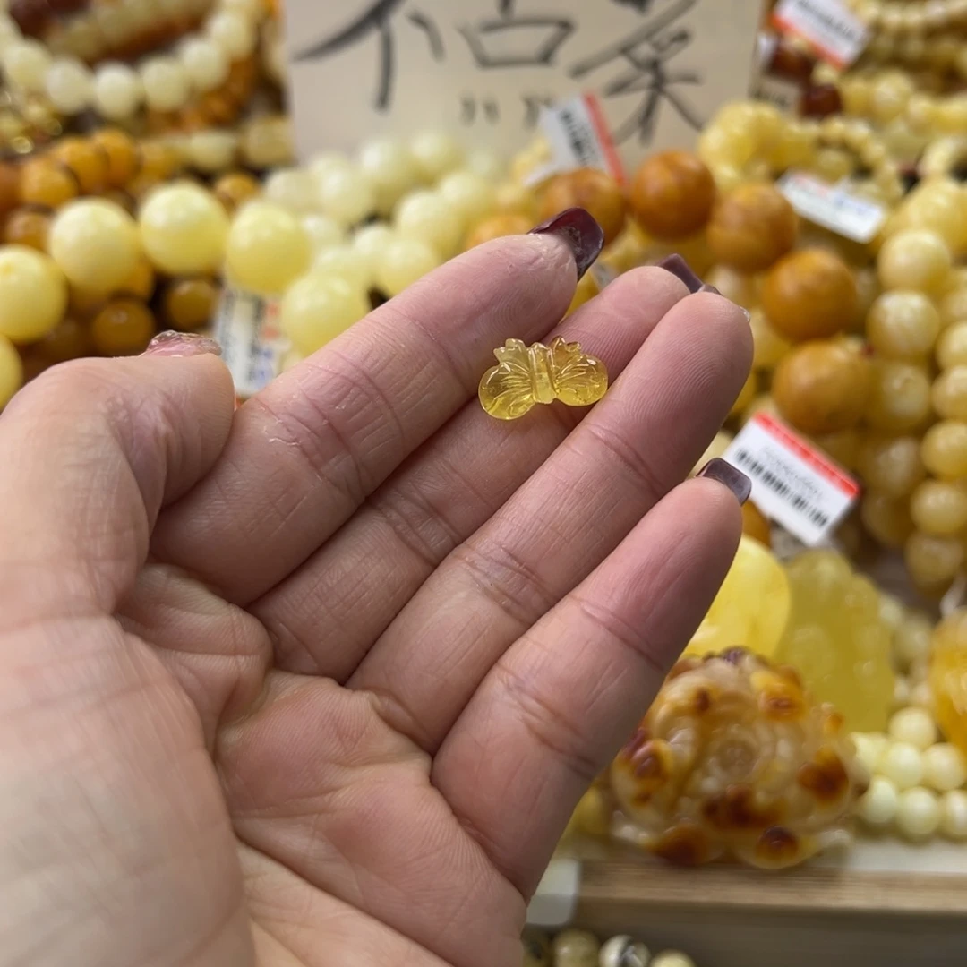 琥珀珠宝奇石未镶嵌