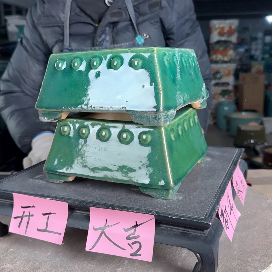 一风堂石湾花盆。盆口变形微瑕
