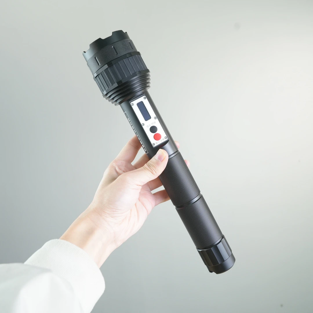 准新品  强光手电户外露营高效耐用充电高亮照明手电脉冲光镇暴器