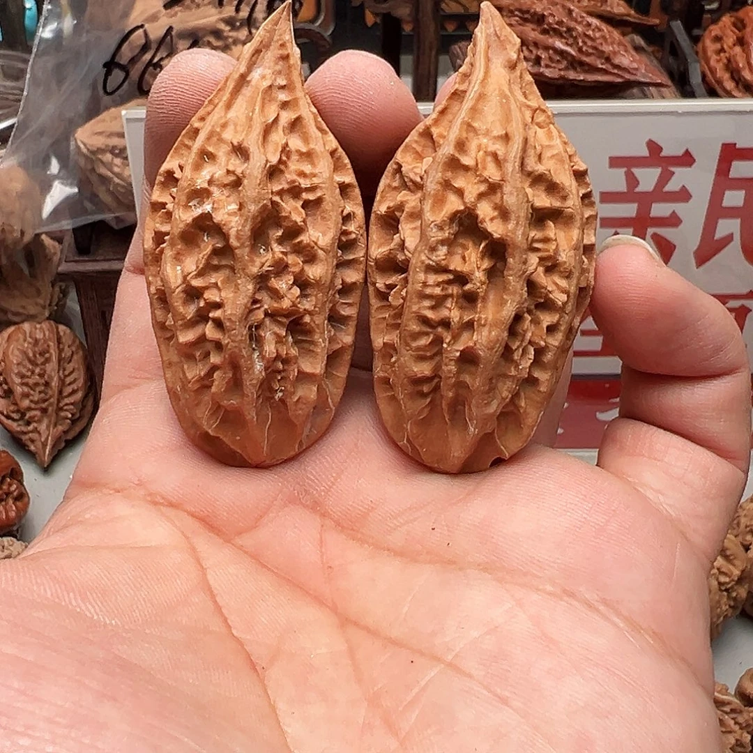 吊坠文玩核桃红皮柳叶
