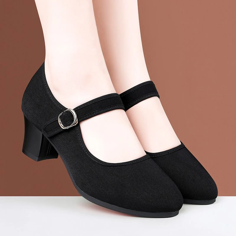 中跟黑色广场舞鞋女新款高跟鞋老北京布鞋工作鞋不累脚软底妈妈鞋