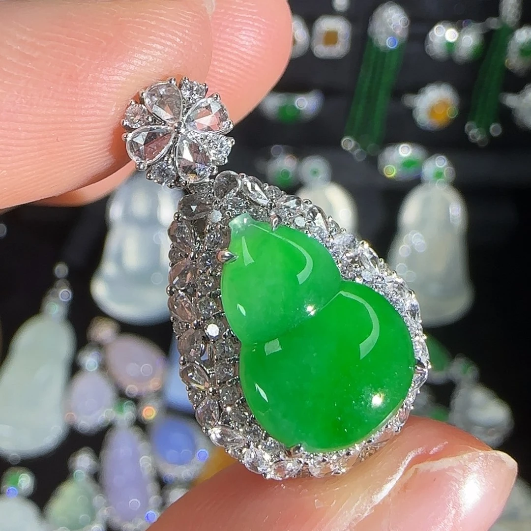 翡翠18K金镶嵌颈饰天然翡翠