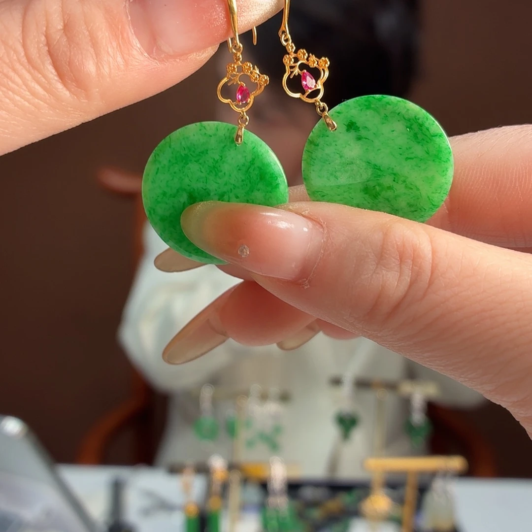 翡翠18K金镶嵌耳饰