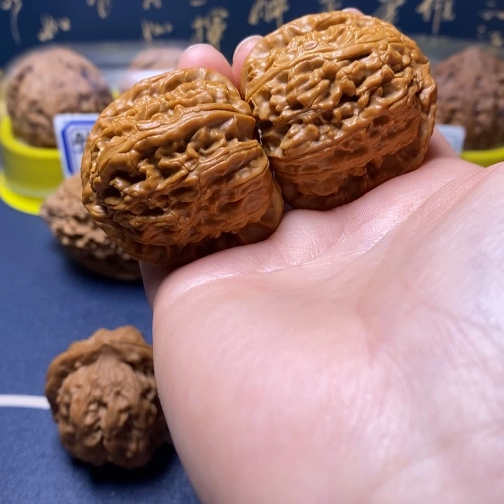 把件文玩核桃三角白