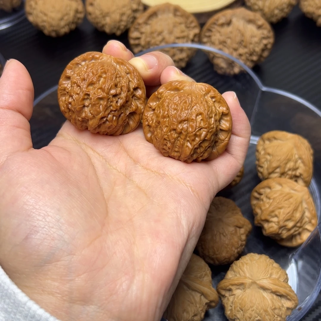 文玩核桃吊坠血麒麟39+修尖打底