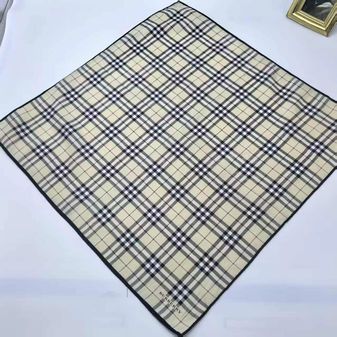 95新 BURBERRY/博柏利 海囤/巴宝莉/丝巾/yy13173