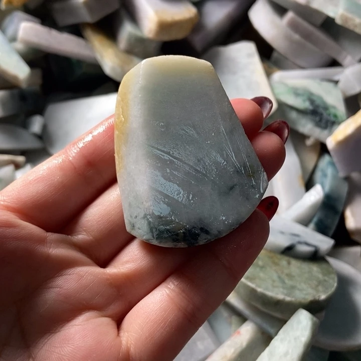 翡翠颈饰未镶嵌天然植物