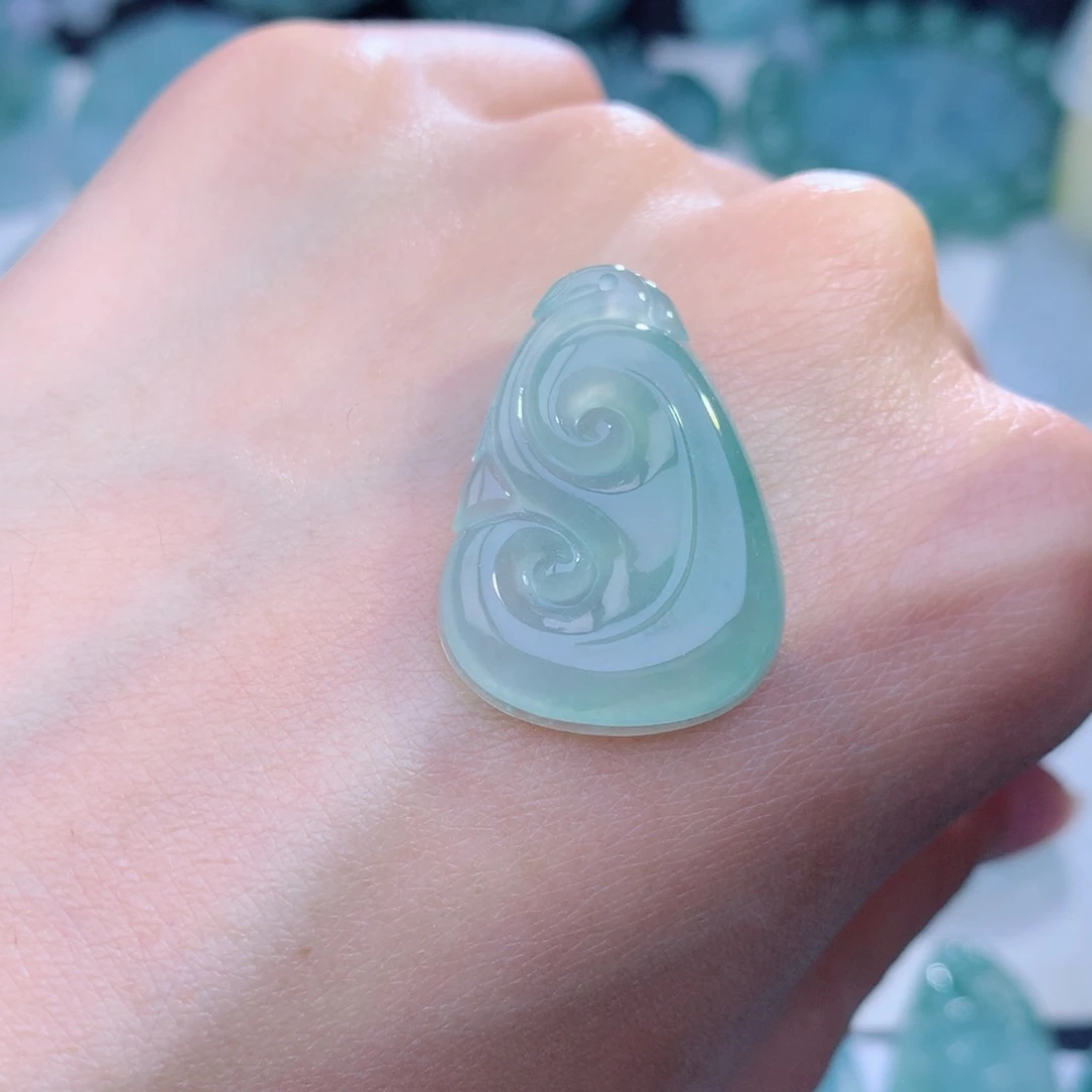 颈饰未镶嵌翡翠如意