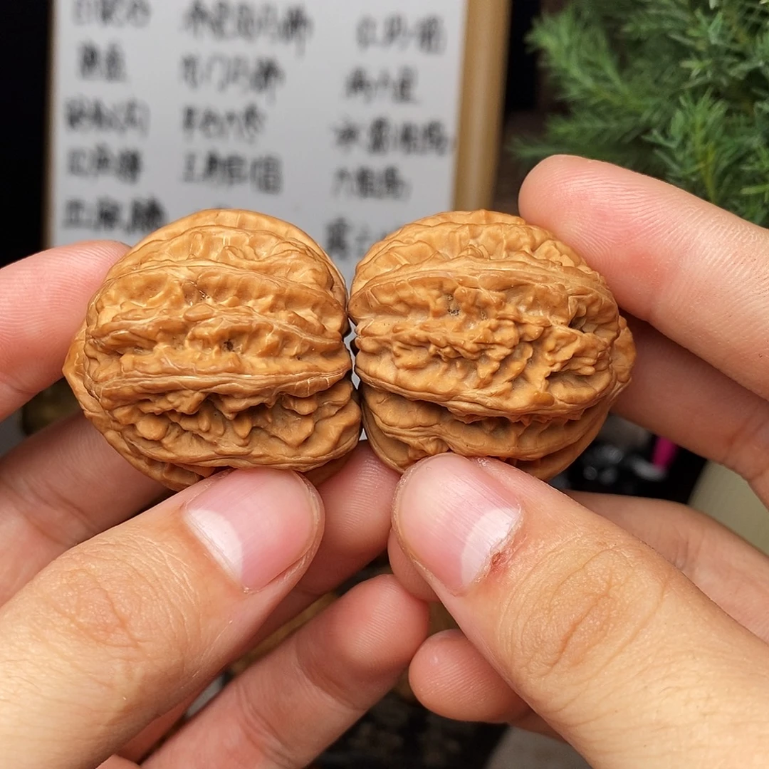 文玩核桃吊坠三羊谷