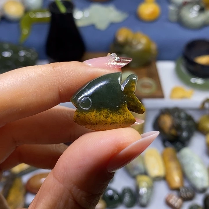 岫岩河磨玉（透闪石质玉）未镶嵌挂件通孔