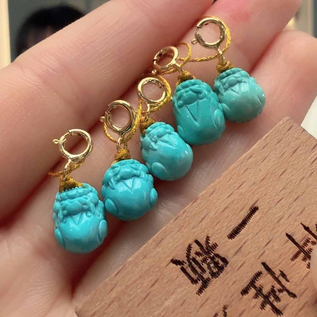 绿松石未镶嵌颈饰