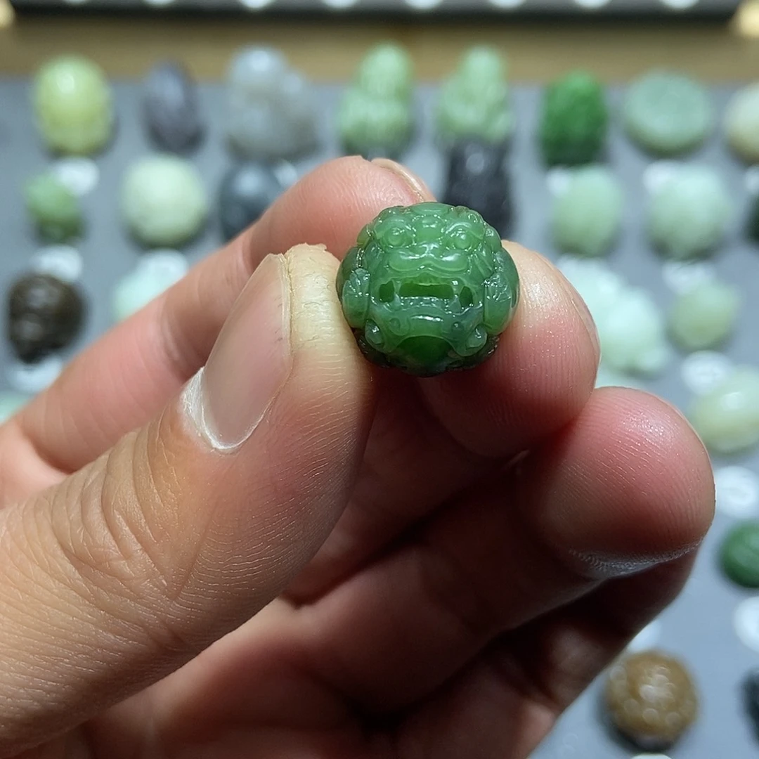 和田玉颈饰未镶嵌定制