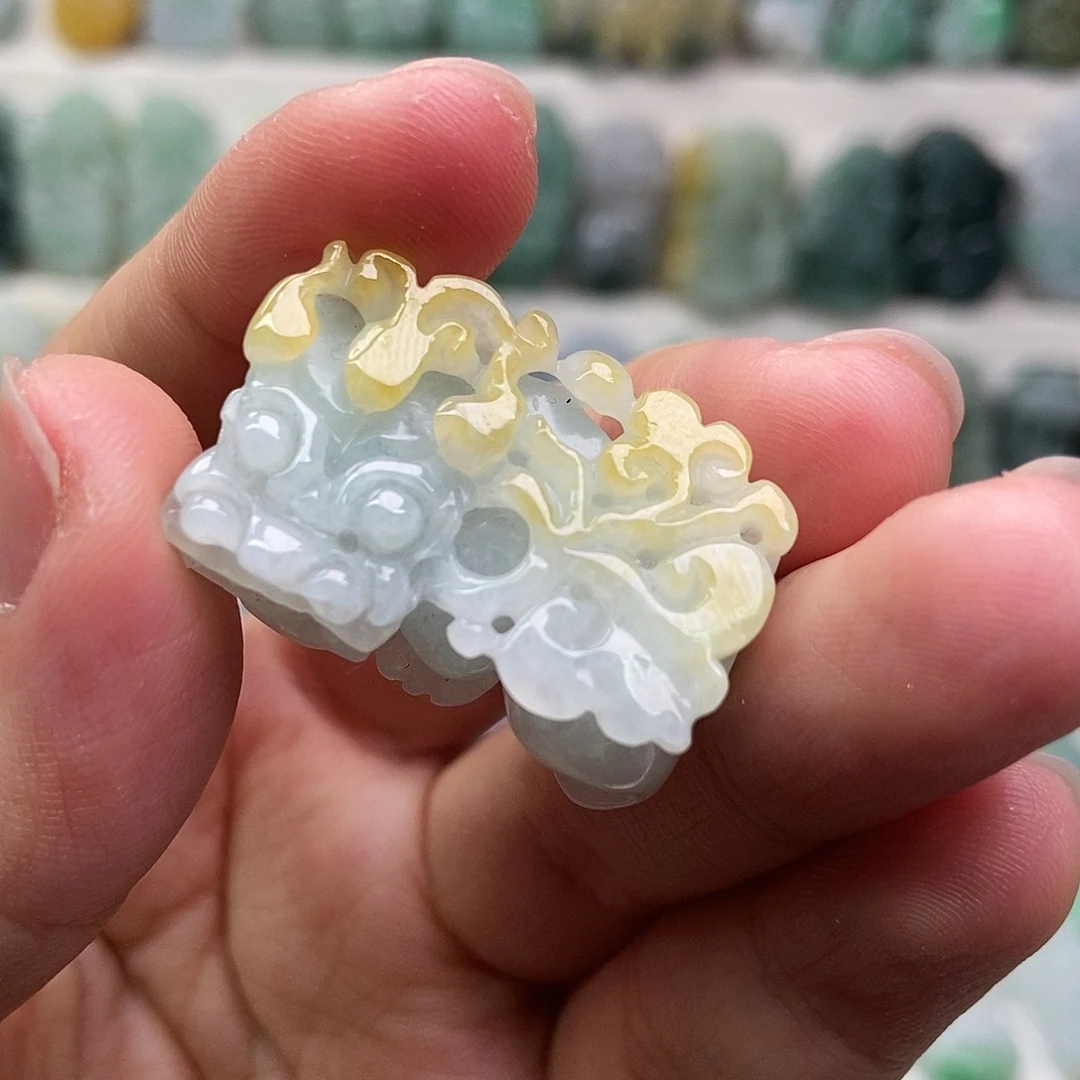 翡翠未镶嵌吊坠(赠链)