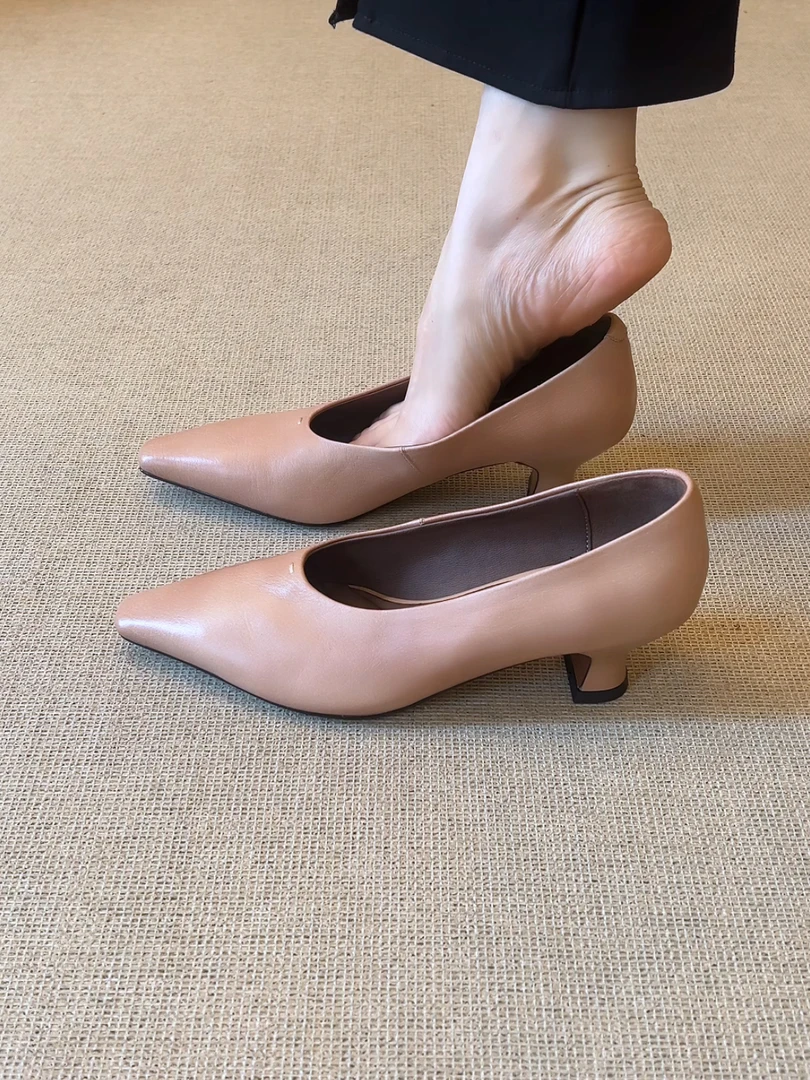 Elingjk/4.5cm气质百搭纯色方头浅口女巫鞋简约通勤粗跟单鞋