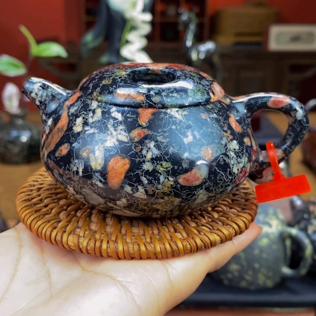 梅花玉精美梅花牛盖壶