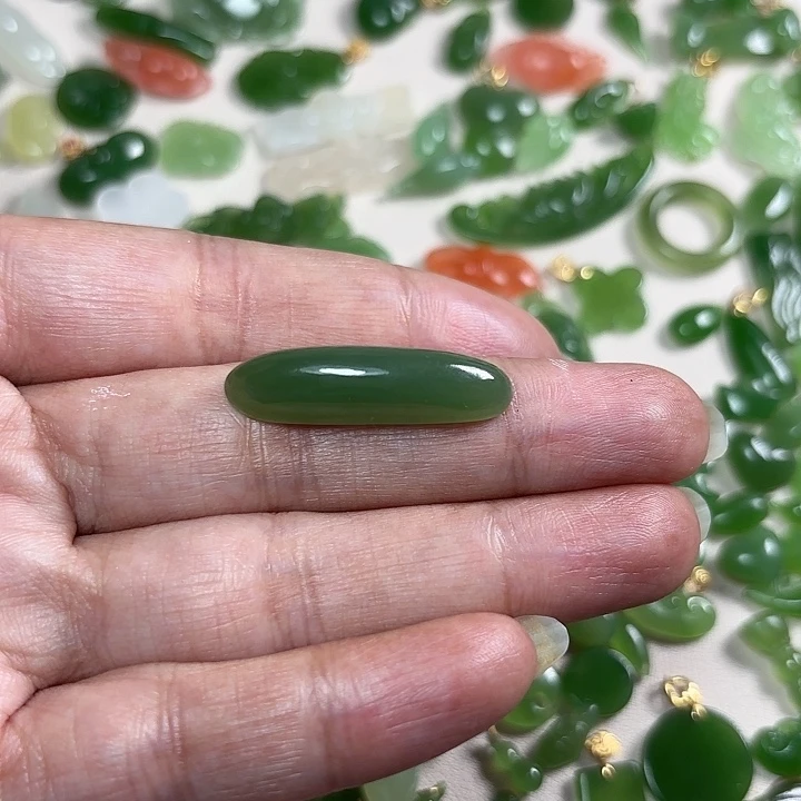和田玉（碧玉）未镶嵌颈饰手牌